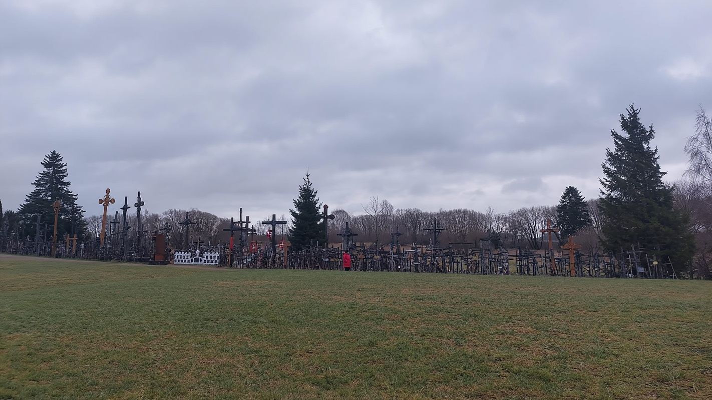 Vom Bahnhof (Riga) Jelgava: Berg der Kreuze, Rundale