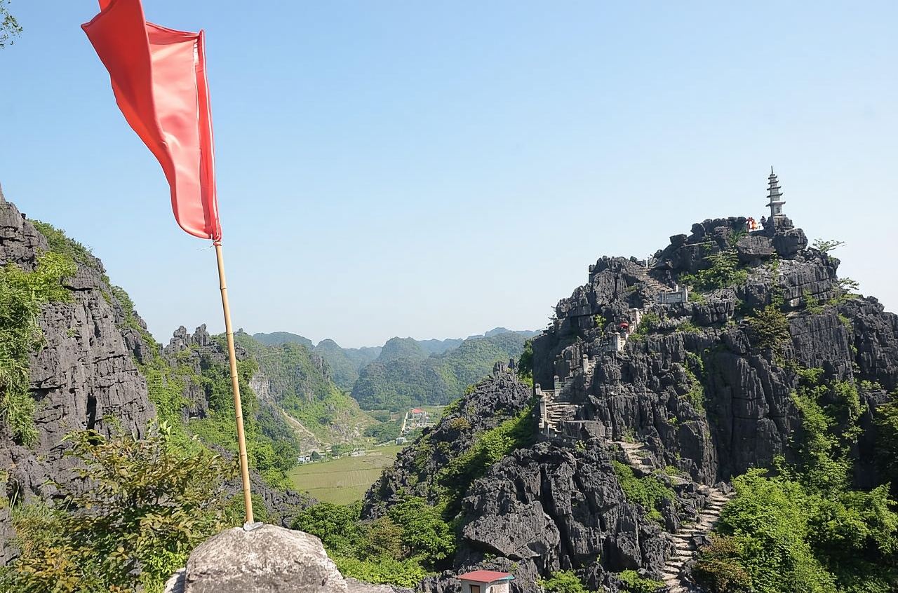 Tour en grupos pequeños Bai Dinh, Trang An, cueva Mua desde Ninh Binh