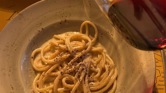 Da Milano: tour gastronomico di Como e degustazione di vini con barca privata