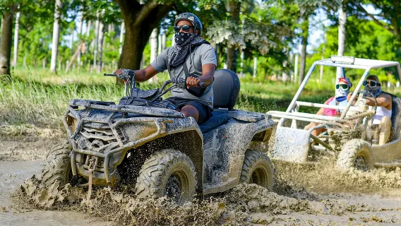 プンタ・カナ：ATVアドベンチャー、ウォーターケイブ＆マカオビーチツアー