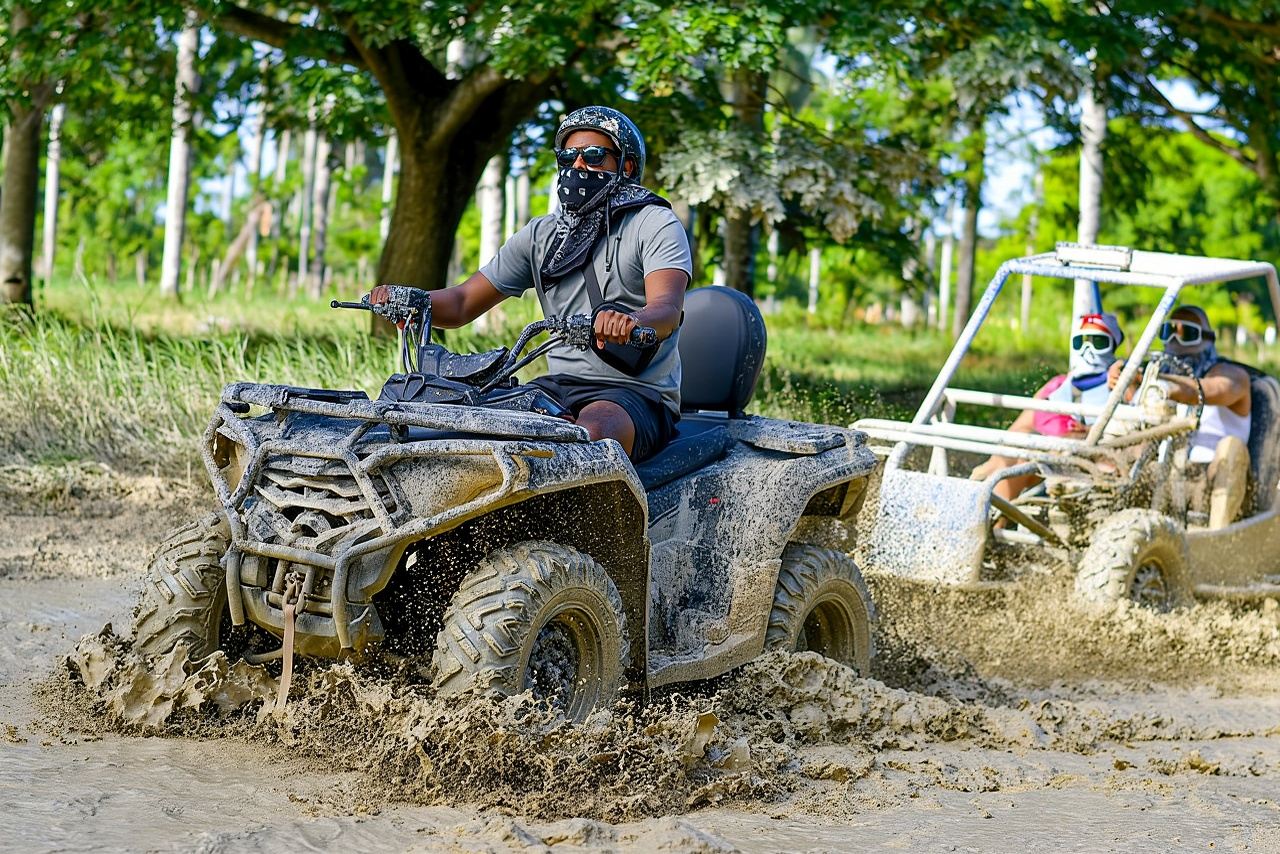 Mezza giornata: quad 4x4, grotta d'acqua, spiaggia di Macao e cultura dominicana