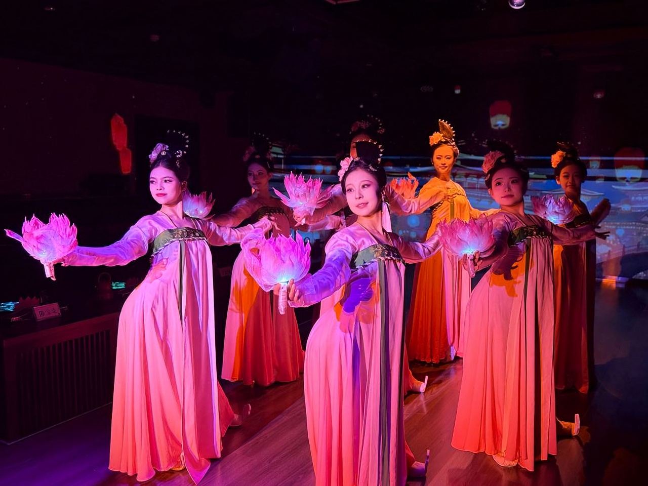 ซีอานเซียงรุ่ยฟูหรงเยี่ยน - สัมผัสประสบการณ์งานเลี้ยงสุนทรียภาพในราชสำนักราชวงศ์ถังเมื่อพันปีก่อนอย่างเต็มอิ่ม