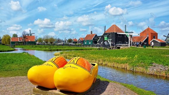 Amsterdam Zaanse Schans + Kasteel De Haar + Museum Speelklok day tour