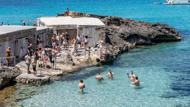 Ibiza Jeep Wrangler Tour – Hidden Beaches Snorkeling & Caves