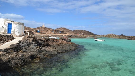From Lanzarote: Corralejo & Lobos Island Self-Guided Visit