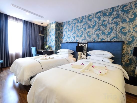 Hanoi Emerald Waters Hotel & Spa - Tap to explore photos