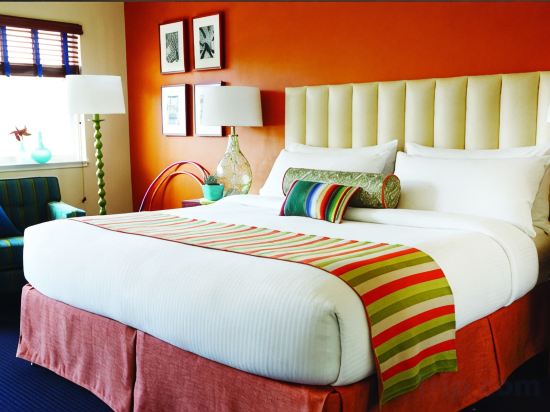 Hotel Del Sol Room Type - Deluxe King Room
