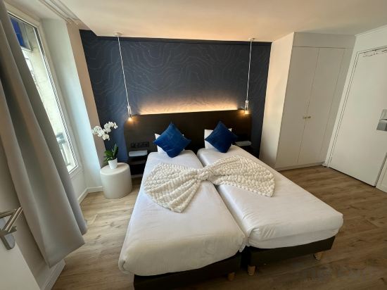 Opera Deauville Hotel - Tap to explore photos