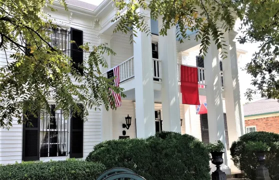 從納許維爾出發，參觀內戰時期洛茨故居、卡特故居和卡恩頓故居。