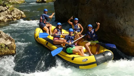 Esperienza di rafting nel canyon del fiume Cetina