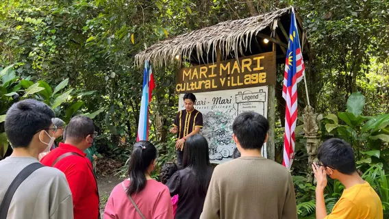 Sesión de la tarde|Visita a la aldea cultural de Mari Mari + almuerzo de langostinos Laksa|Tour de participación