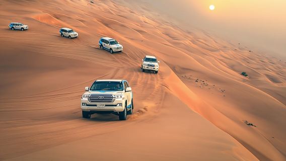 Wüstensafari in Dubai mit Dünenfahrten, Sandboarding und BBQ-Dinner