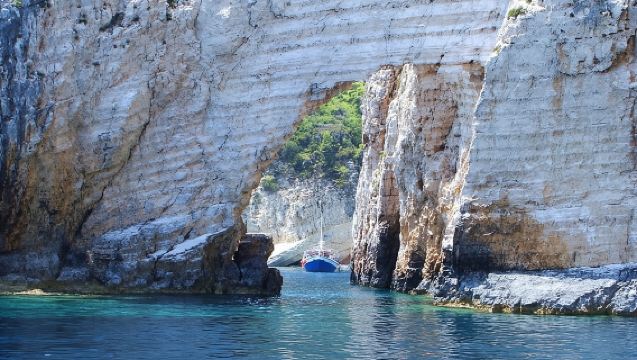 Zakynthos: Marathonisi, Cameo Island and Keri Caves Tour