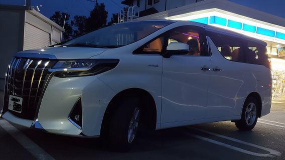 Luxury van Ride to famous car meet up spot Daikoku