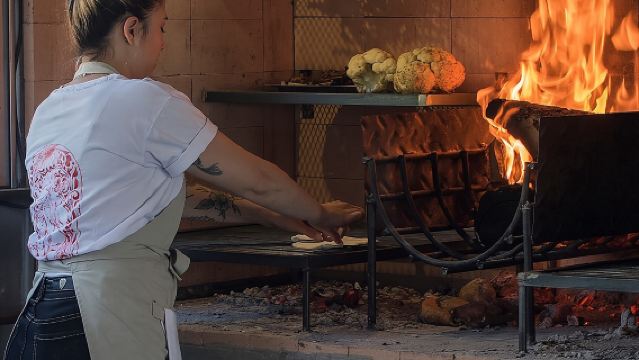 เหมาทัวร์ Chandon และอาหารกลางวันที่ Chimera Bistro - จากคู่มือมิชลิน