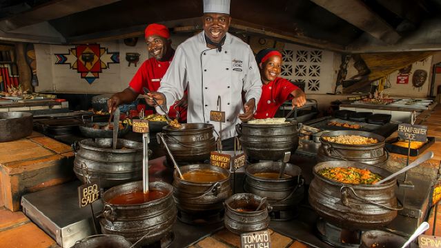 Air Terjun Victoria: Makan Malam Boma dan Pertunjukan Drum