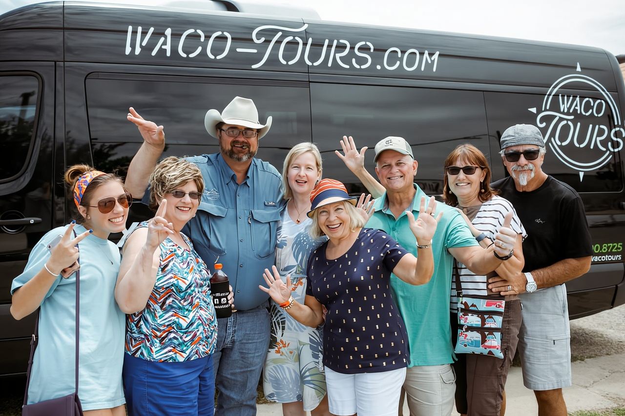 Waco: Fixer Upper Highlights and City Tour by Van