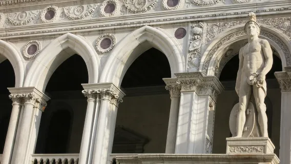 Basilica and Doge's Palace tour with Lunch & Murano