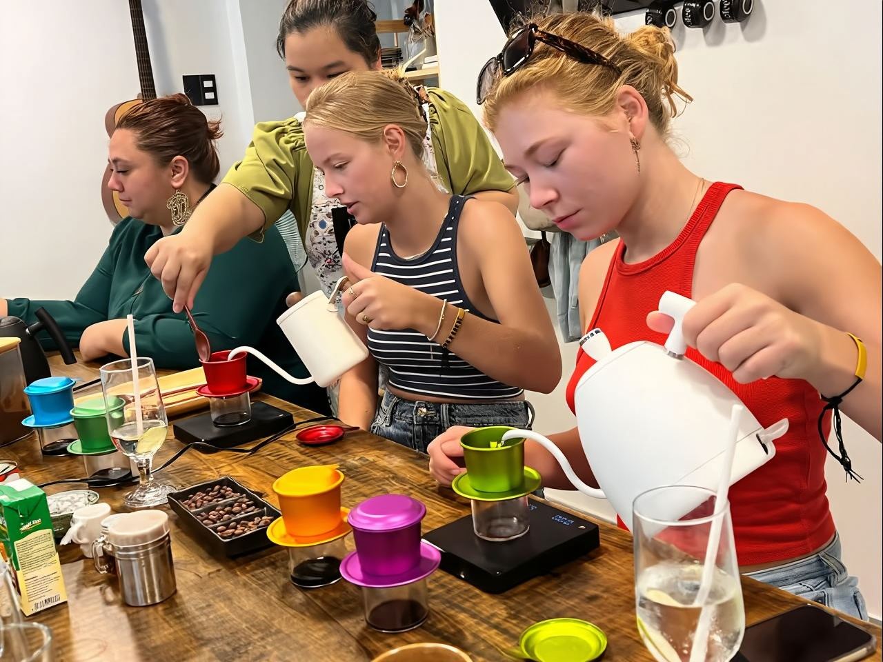 에그 커피 & 4가지 유명한 전통 베트남 국적 커피 코스