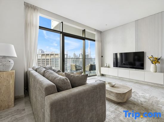 Modern 1BR Apartment with Burj Khalifa View