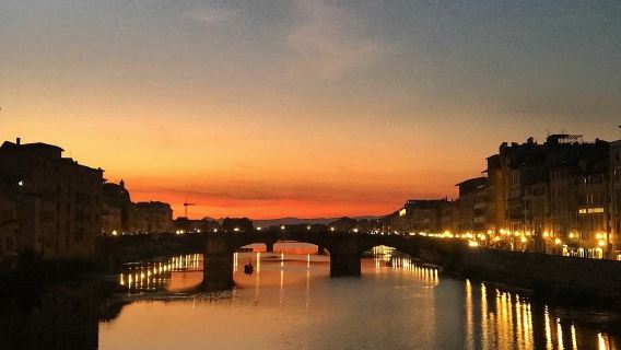 Florence: Sunset Wine Tasting + Guided Walking Tour