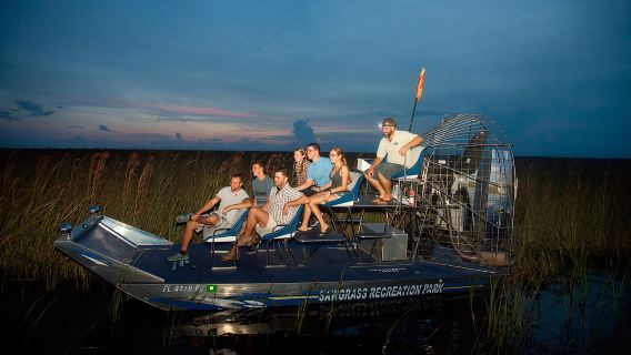 Fort Lauderdale: Gator Nights 60-Min Everglades Airboat Adventure