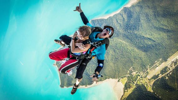 Airlie Beach Parachuting(self-drive/transfer)