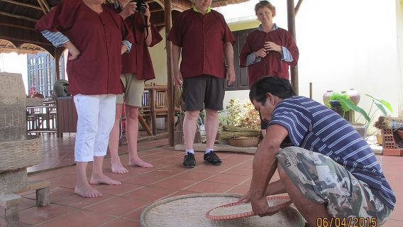 Radtour durch die Landschaft von Hoi An – Korbfahrt – Gemüsedorf – Lokale Hausmannskost