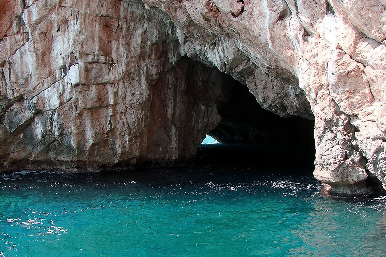 Half-Day Private Tour of Boka Bay and Blue Cave from Kotor