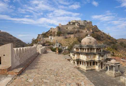 Kumbhalgarh Fort and Jain Temple Full-Day Tour from Jodhpur to Udaipur