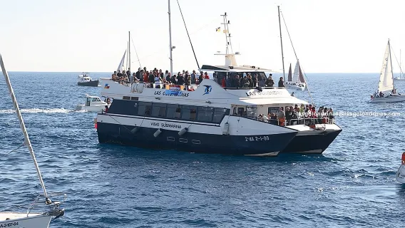 Tour in barca di 60 minuti a Las Golondrinas Barcellona 