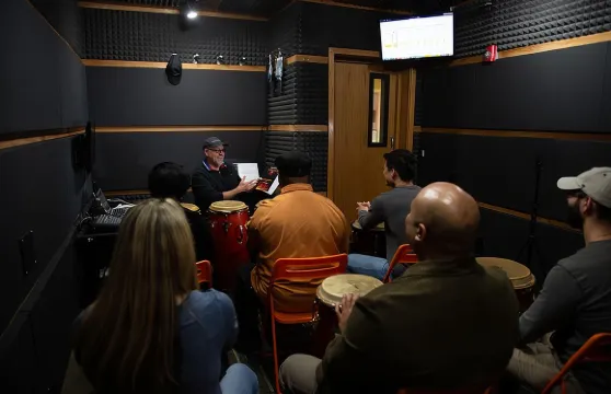 15分鐘學會演奏康加鼓