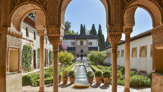 Alhambra Guided Tour and Science Park Entry in Granada