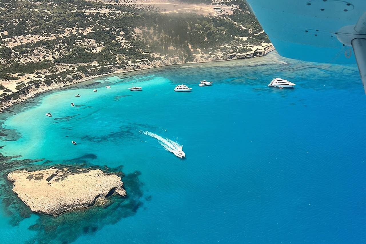 Laguna Blu Latchi Pafos, gita in barca con scivolo d'acqua F/D