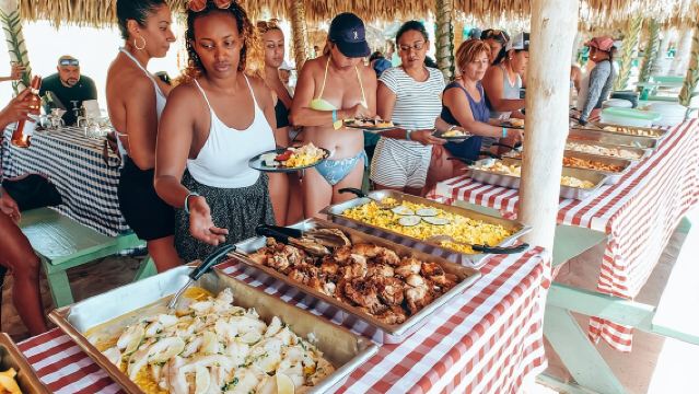 Tour en catamarán a la Isla Saona con almuerzo buffet y excursión de día completo