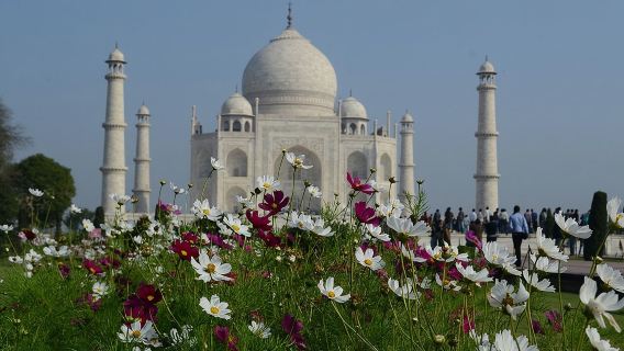 Delhi to Agra and Taj Mahal Private Day Trip by Express Train with Lunch