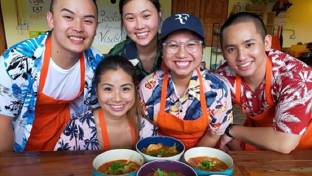 คลาสสอนทำอาหารในเกาะสมุยสำหรับกลุ่มเล็กๆ
