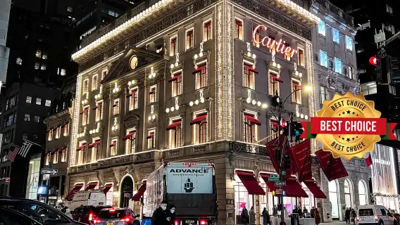 NYC : Private Jingle Bells Guided Holiday Lights Tour by Car