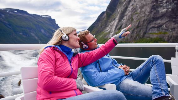 Da Ålesund: crociera di andata e ritorno sul fiordo fino al Geirangerjord