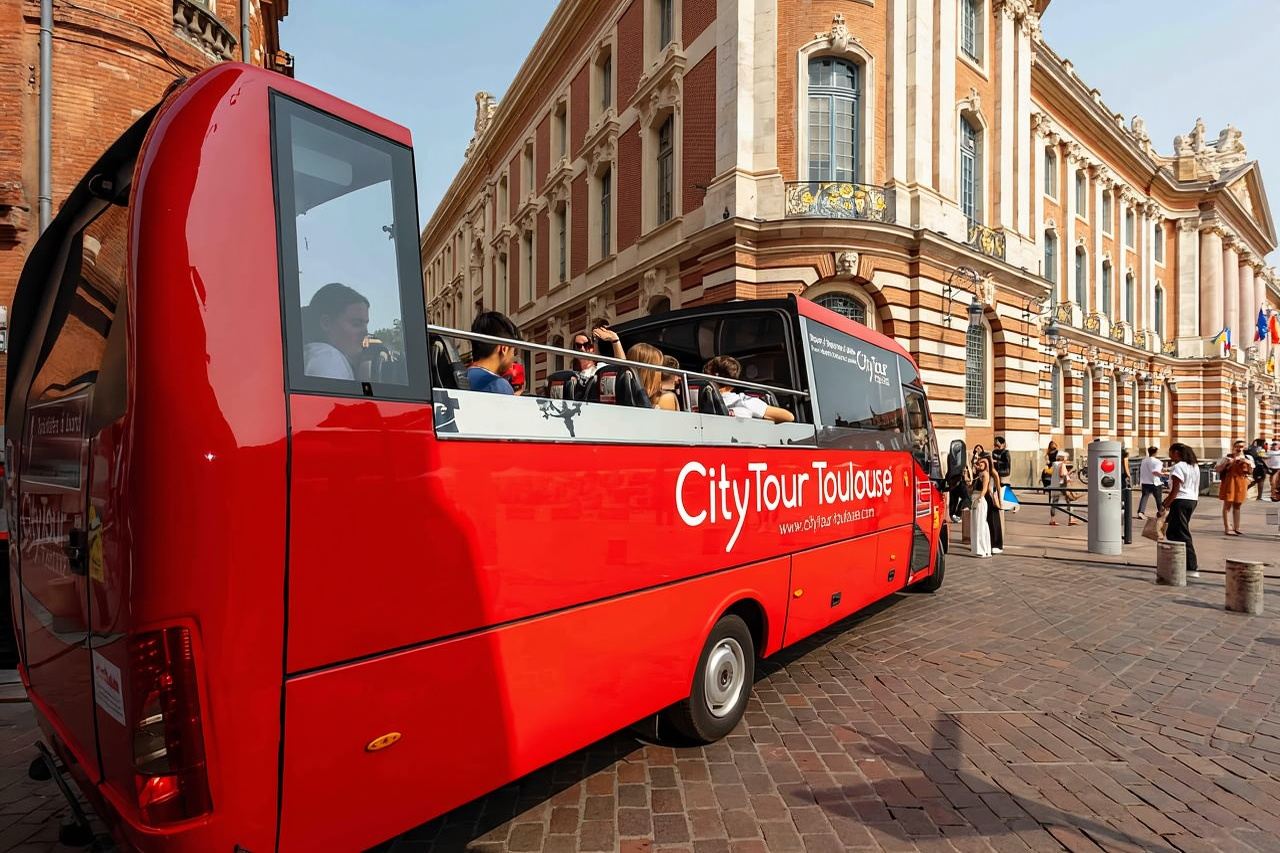Toulouse: City Sightseeing Tour by Bus with Audio Guide