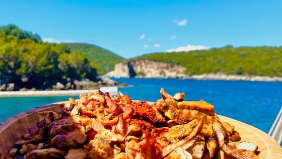 Korfu: Blaue Lagune und Höhlenkreuzfahrt mit Getränken und Mittagessen