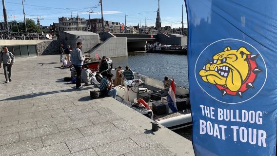 Amsterdam: The Bulldog Boat Smoke-Friendly Cruise & 2 Drinks