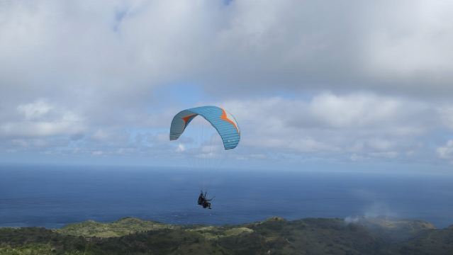 Gleitschirmfliegen-Erlebnis auf Nusa Penida, Bali