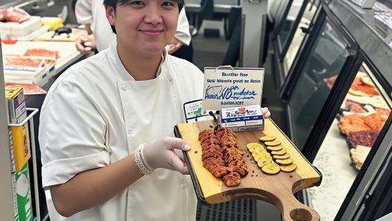 Secret Food Tour Toronto – St. Lawrence Market and Distillery District