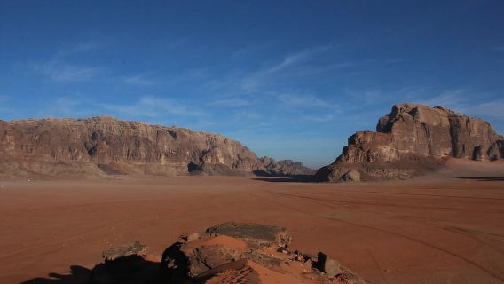 Wadi Rum: Half-Day Jeep Tour with Sandboarding & Bedouin tea