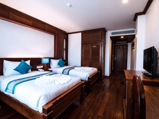 The Palm Hotel Room Type - Deluxe Twin Room