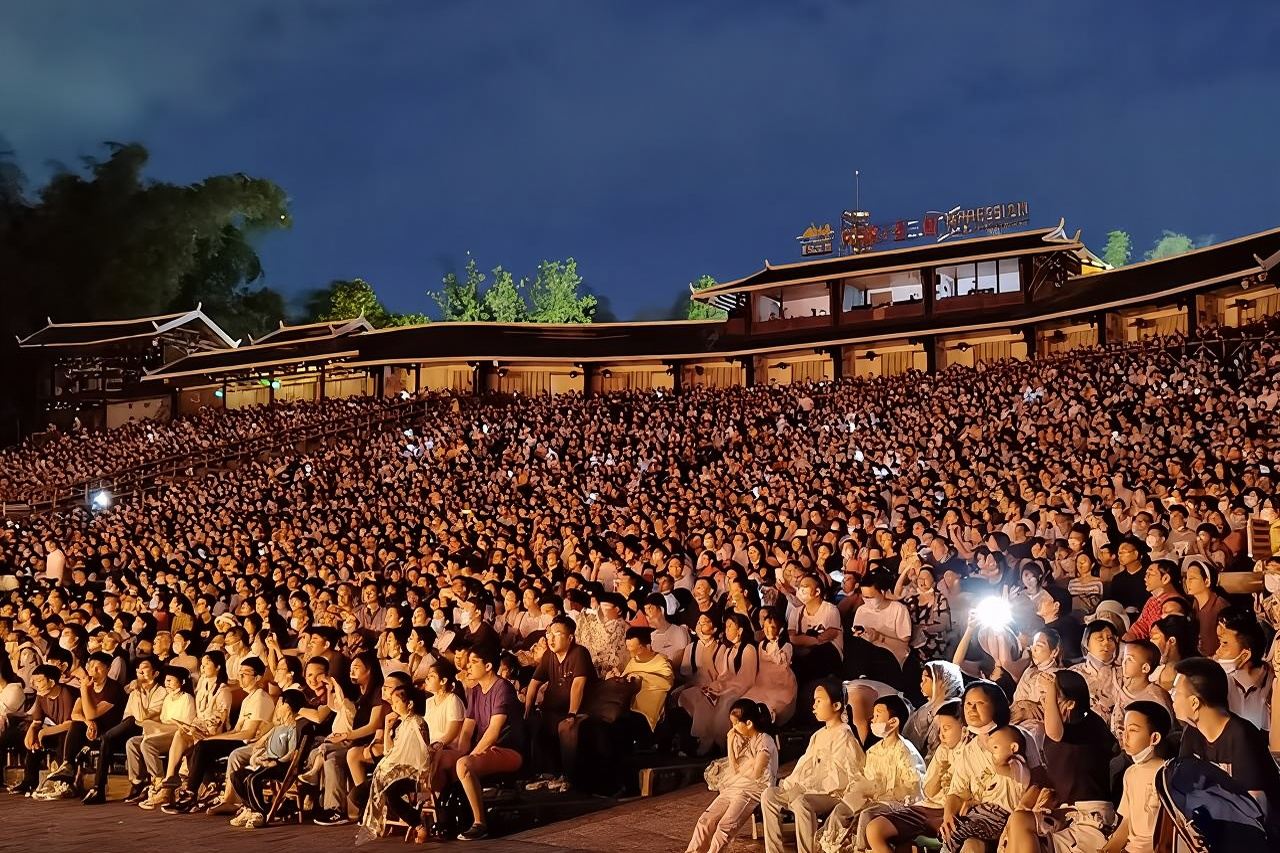 tour giornaliero : Guilin-barca di bambù sul fiume Li-punti salienti di Yangshuo 
