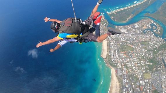 ゴールドコースト・クーランガッタビーチ ハイシー・スカイダイビング【回選択可能+税金・燃油サーチャージ込み+プロコーチ&装備付き】