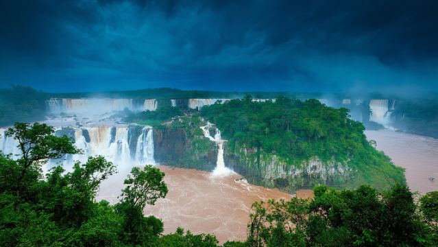 ทัวร์เต็มวันน้ำตกอีกวาซูทั้งสองฝั่ง - บราซิลและอาร์เจนตินา