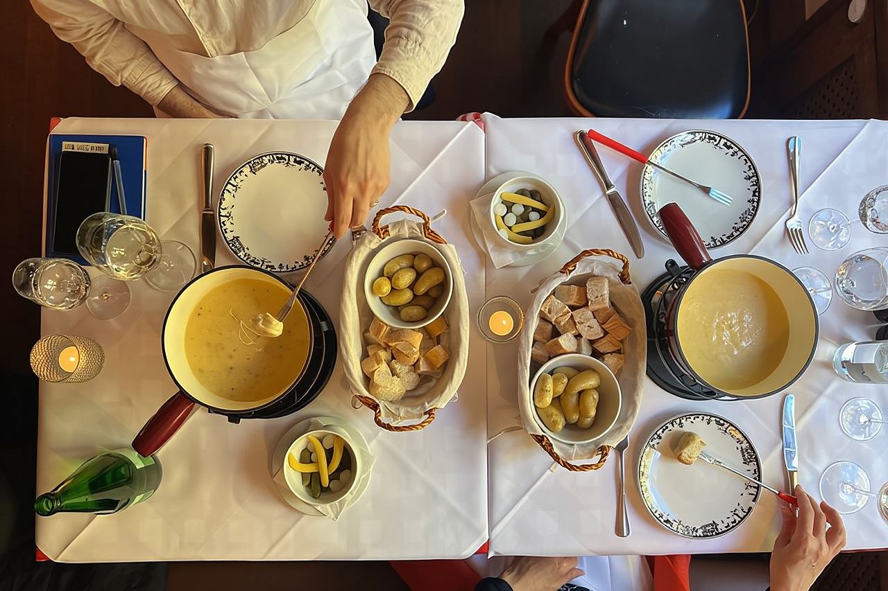 Tour gastronomico di Zurigo con 10 prelibatezze locali, formaggi e cioccolatini